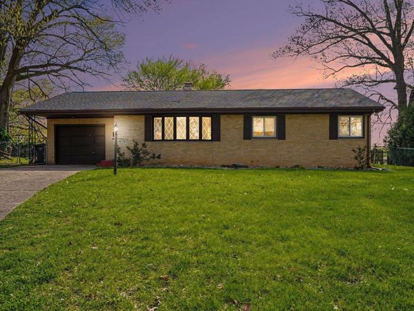 3627 Brentwood Drive, South Bend, IN 46628