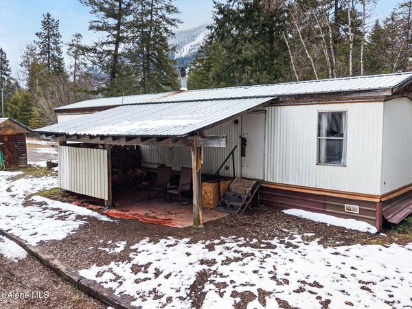 582 Mountain View RD , Clark Fork, ID 83811