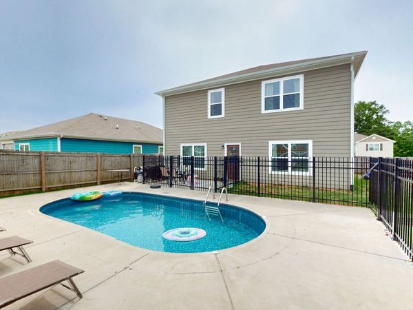 2919 Beeswax St , Columbia, TN 38401