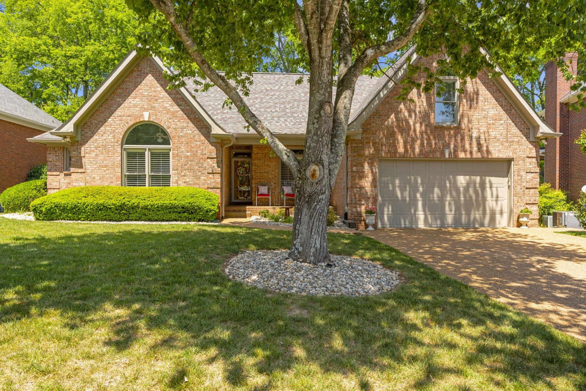 340 Julianna Cir, Franklin, TN 37064 Main Photo
