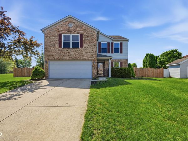 987 Rosemary Circle , Greenfield, IN 46140