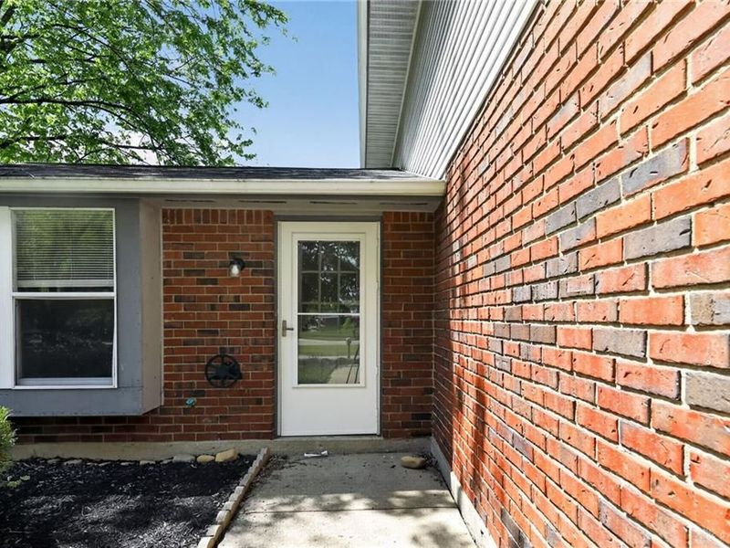 2294 Cross Village Drive, Miami Township, OH 45342 Photo 3