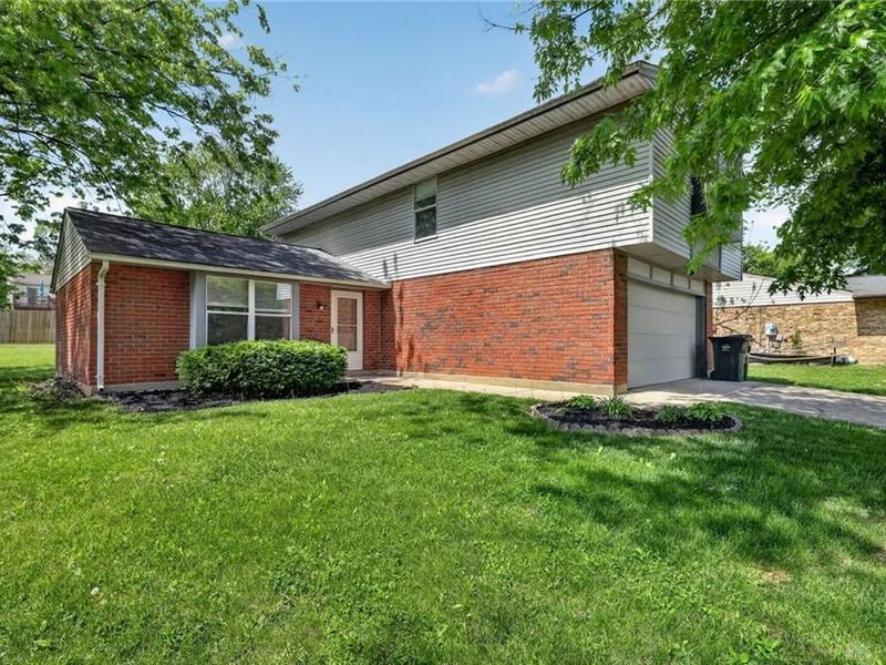 2294 Cross Village Drive, Miami Township, OH 45342 Photo 5