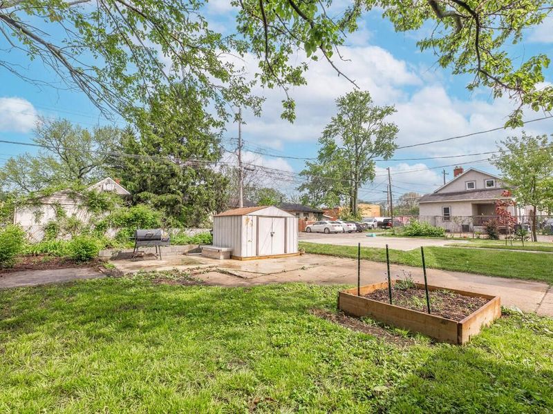 2470 Azelda Street, Columbus, OH 43211 Photo 32