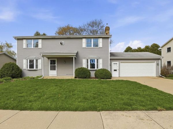3113 PEACHTREE LANE, Appleton, WI 54911