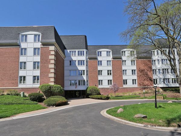 175 Lake Boulevard, Unit 318, Buffalo Grove, IL 60089