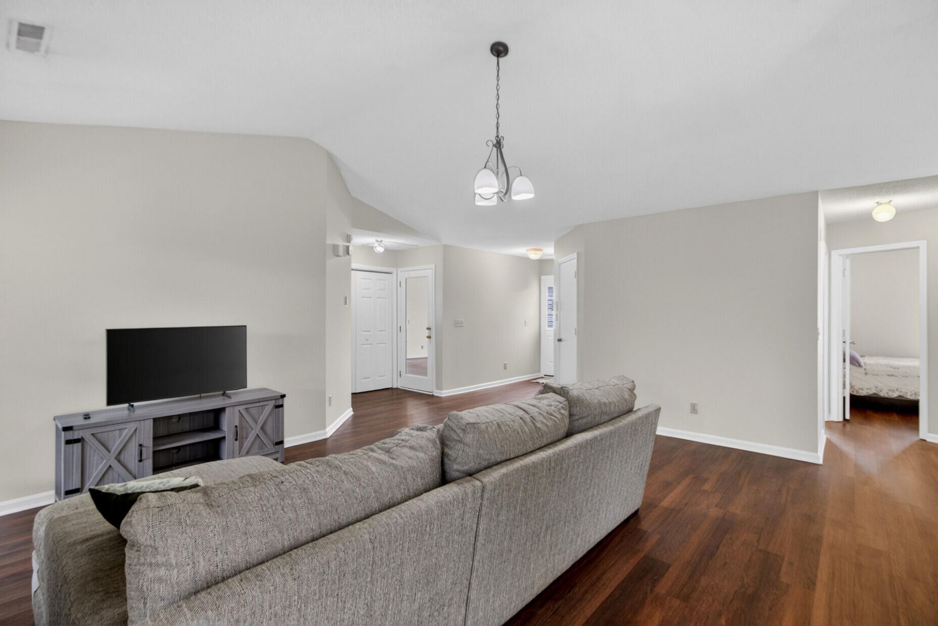 4030 Bonaparte Drive Photo 7