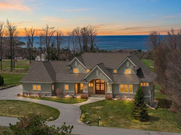235 Crooked Tree Drive, Unit 16, Petoskey, MI 49770