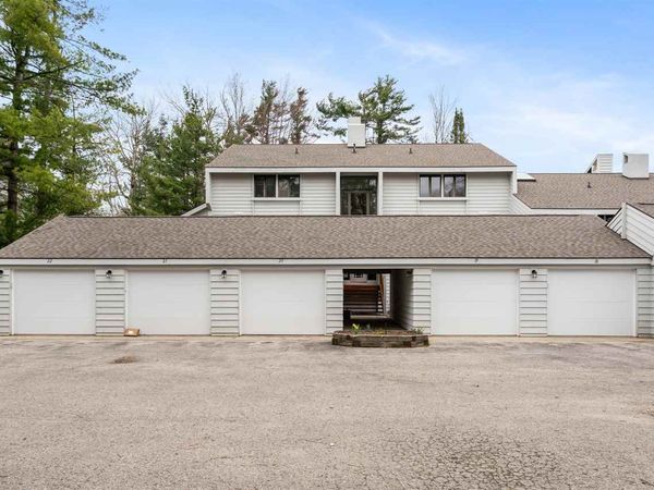 3400 S Lakeside Drive, Unit 20, Petoskey, MI 49770