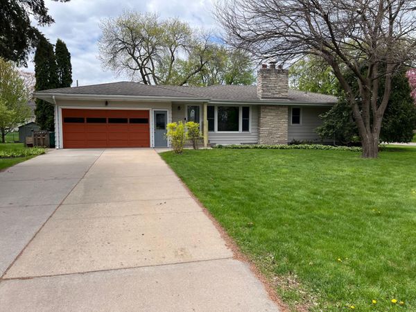 2017 Beacon Street, Roseville, MN 55113