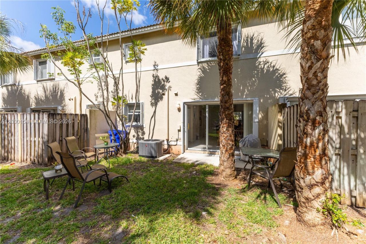 17083 NW 23rd St, Pembroke Pines, FL 33028 Photo