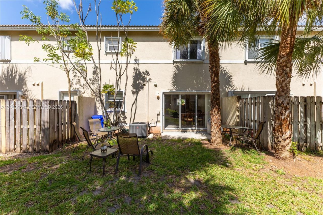 17083 NW 23rd St, Pembroke Pines, FL 33028 Photo