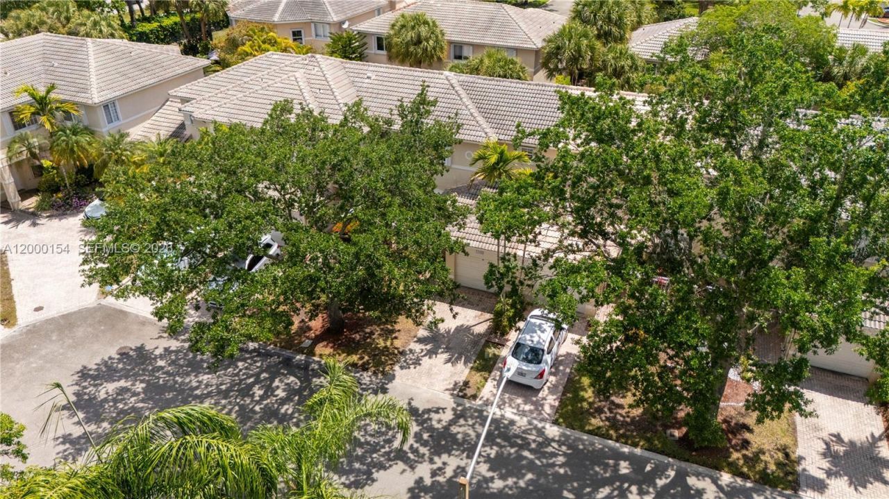17083 NW 23rd St, Pembroke Pines, FL 33028 Photo