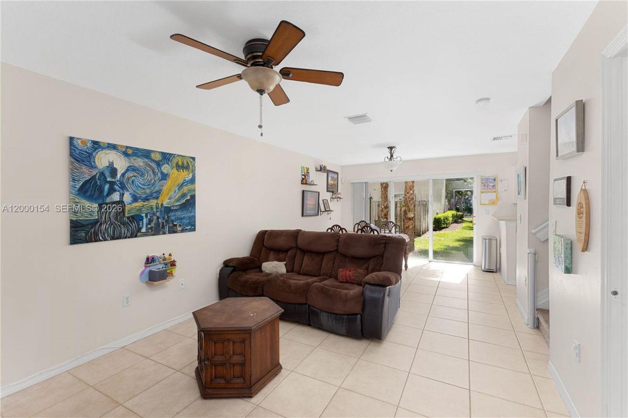 17083 NW 23rd St, Pembroke Pines, FL 33028 Photo