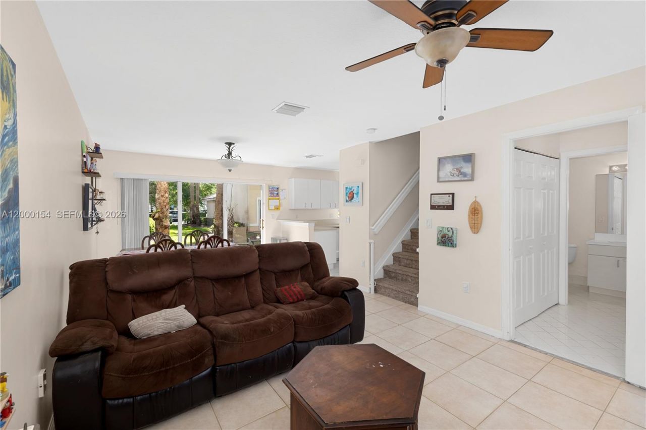 17083 NW 23rd St, Pembroke Pines, FL 33028 Photo
