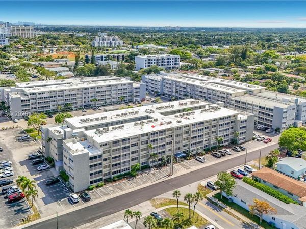 330 SE 2nd St , Unit 305E, Hallandale Beach, FL 33009