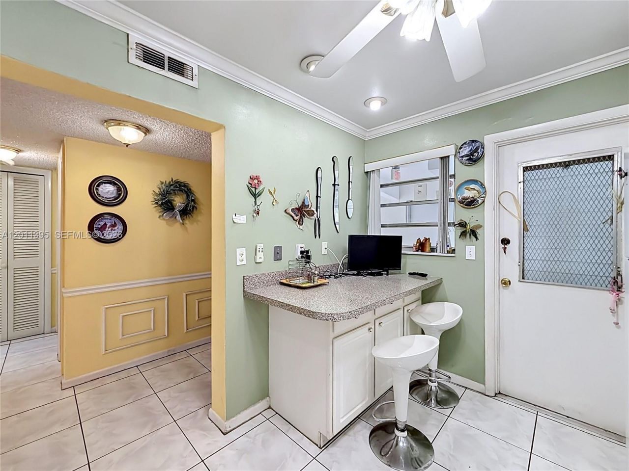 330 SE 2nd St , Unit 305E, Hallandale Beach, FL 33009 Photo
