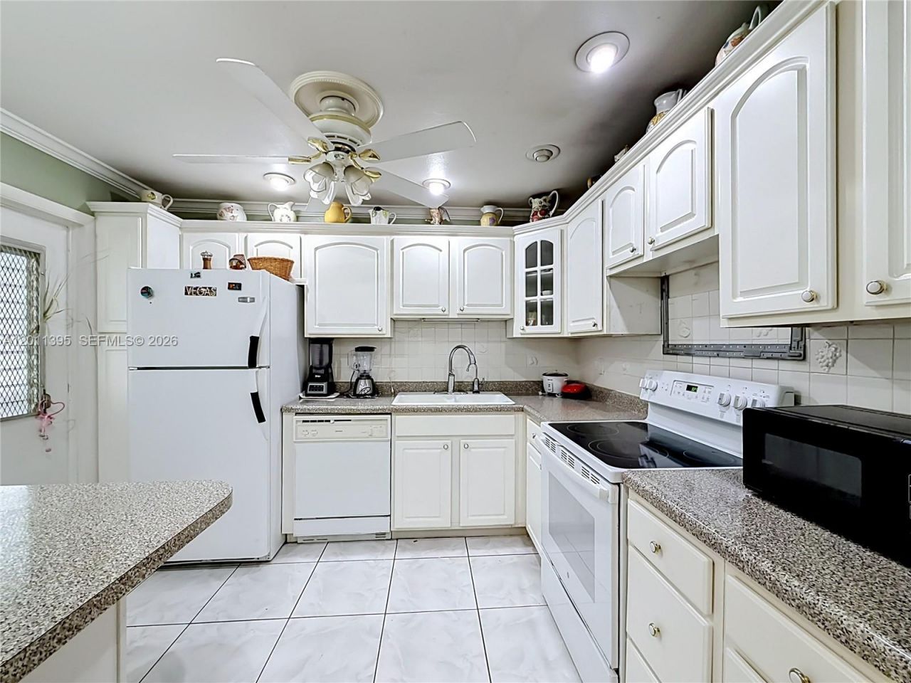 330 SE 2nd St , Unit 305E, Hallandale Beach, FL 33009 Photo
