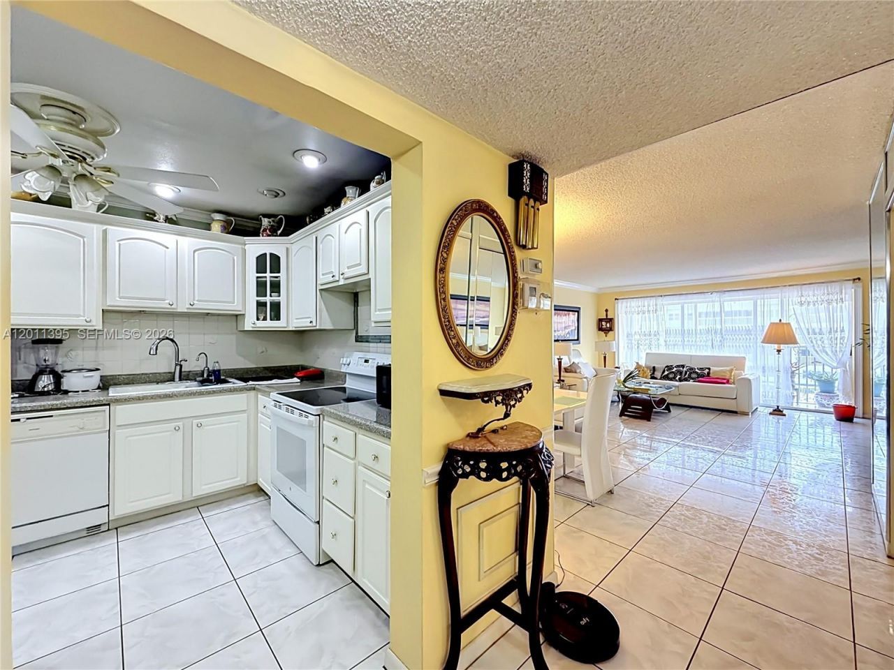 330 SE 2nd St , Unit 305E, Hallandale Beach, FL 33009 Photo