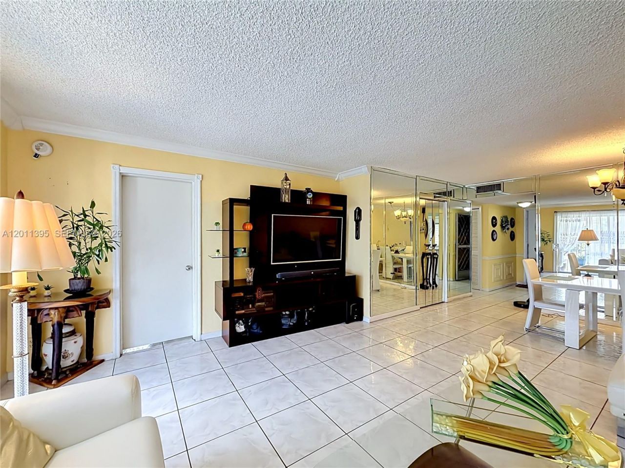 330 SE 2nd St , Unit 305E, Hallandale Beach, FL 33009 Photo