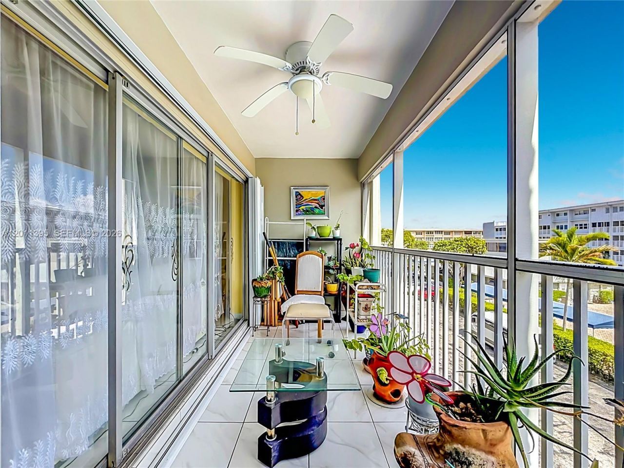 330 SE 2nd St , Unit 305E, Hallandale Beach, FL 33009 Photo