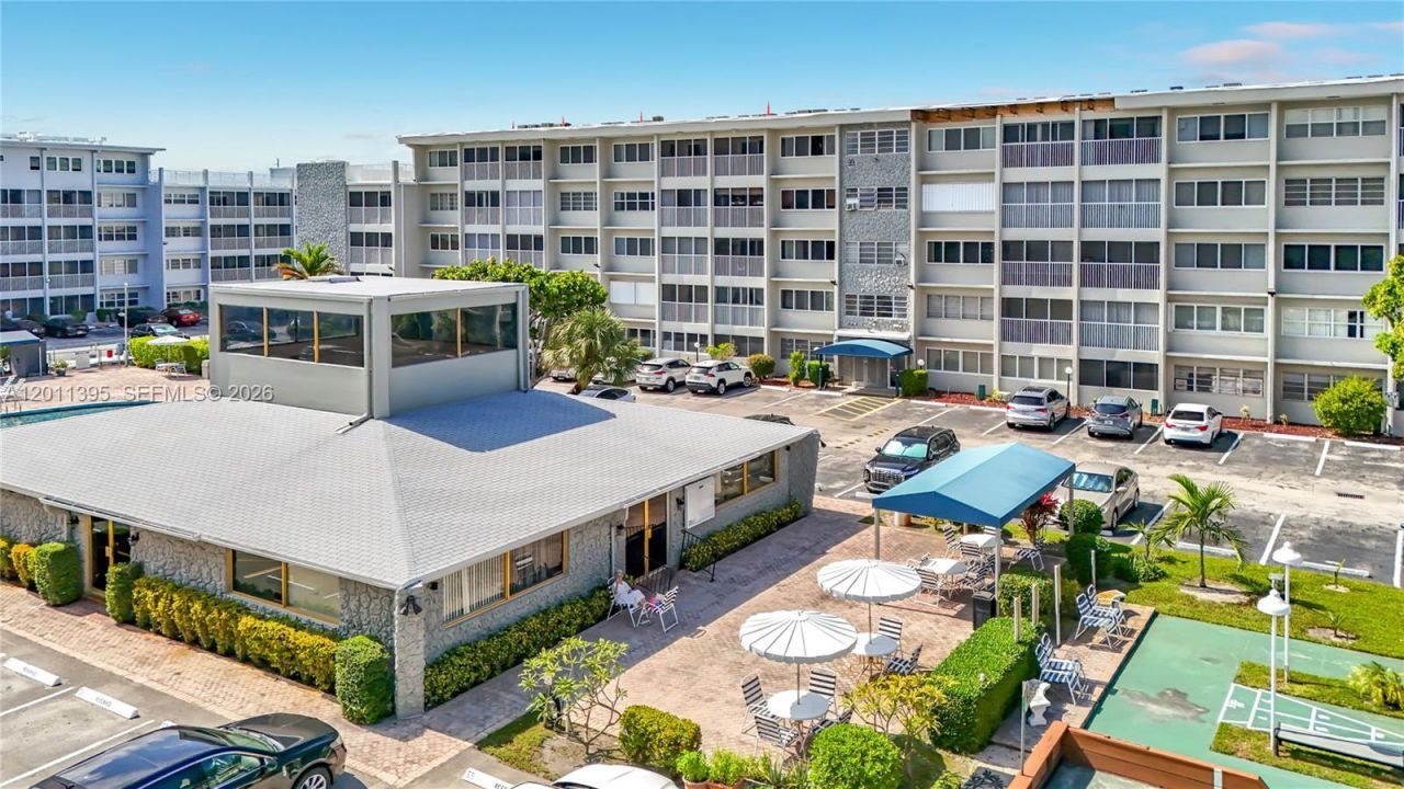 330 SE 2nd St , Unit 305E, Hallandale Beach, FL 33009 Photo