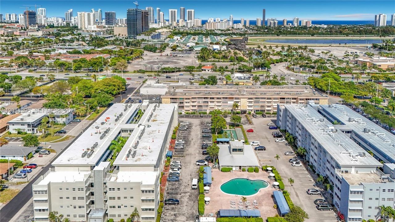 330 SE 2nd St , Unit 305E, Hallandale Beach, FL 33009 Photo