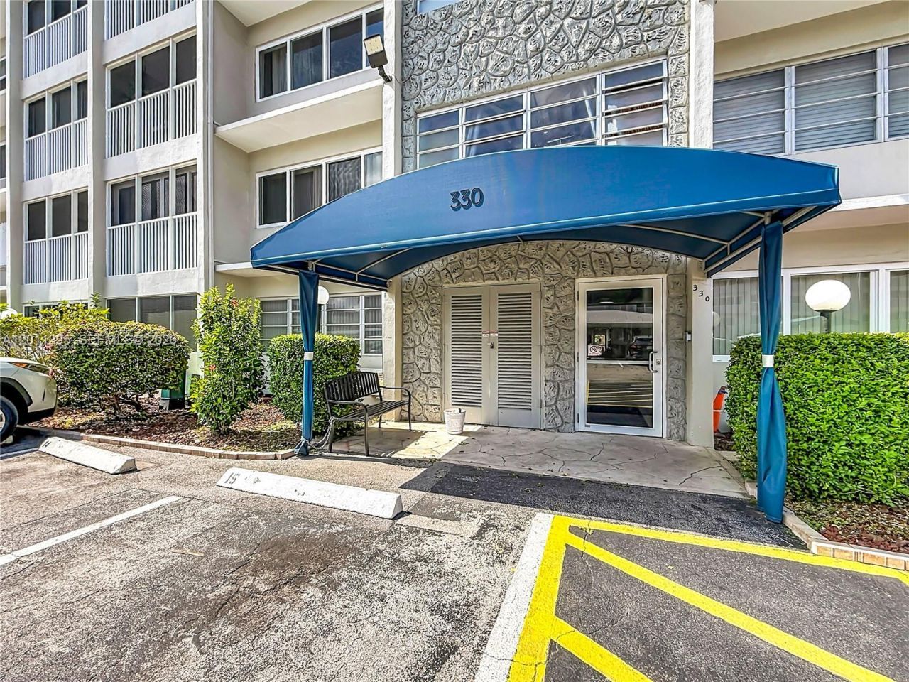 330 SE 2nd St , Unit 305E, Hallandale Beach, FL 33009 Photo