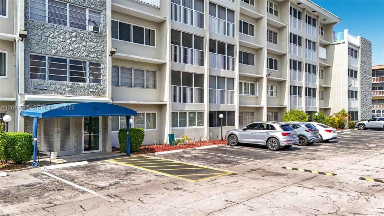 330 SE 2nd St , Unit 305E, Hallandale Beach, FL 33009 Photo