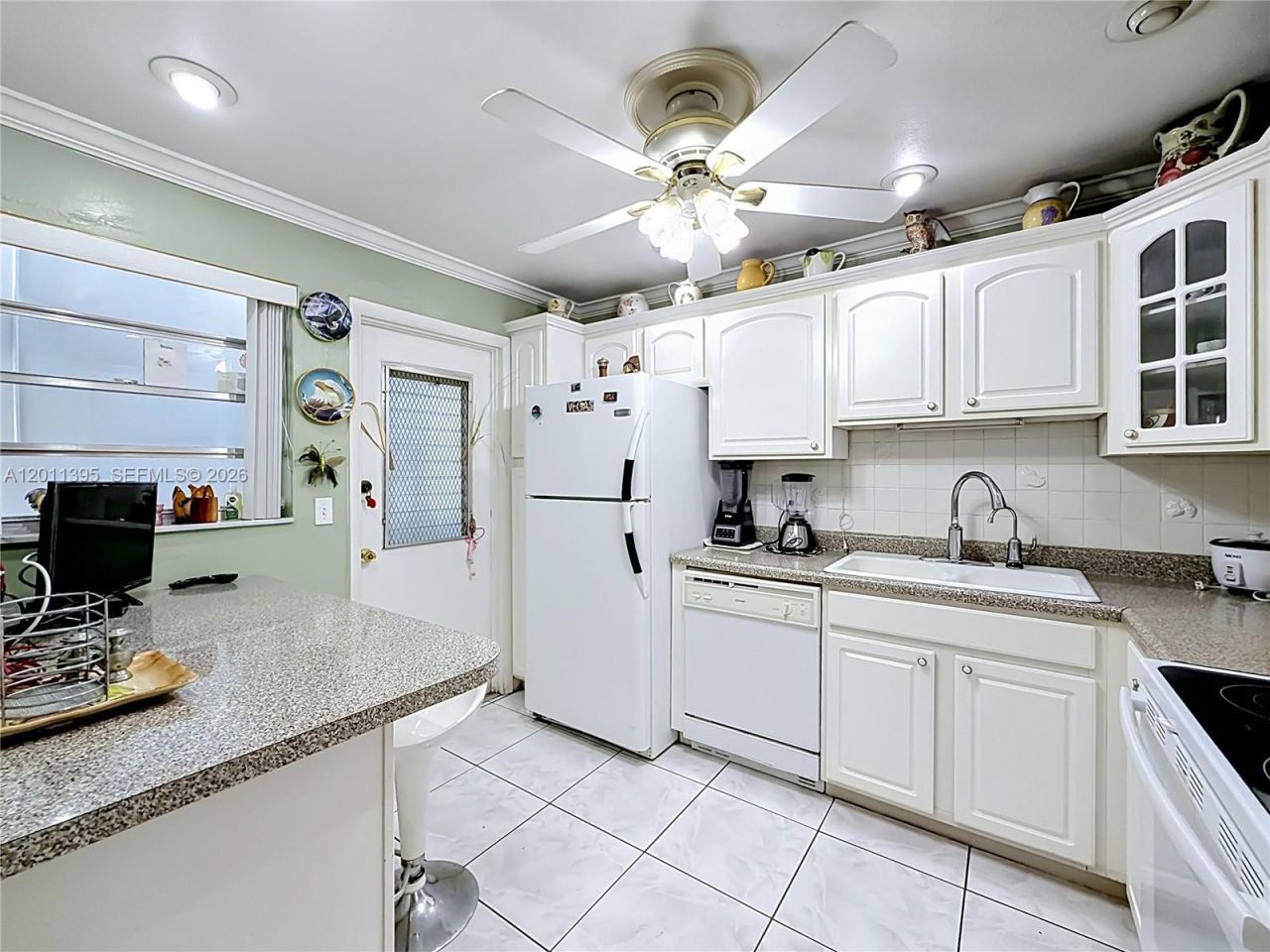 330 SE 2nd St , Unit 305E, Hallandale Beach, FL 33009 Photo