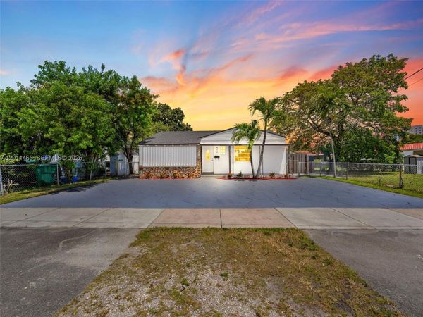521 SW 64th Ct , Miami, FL 33144