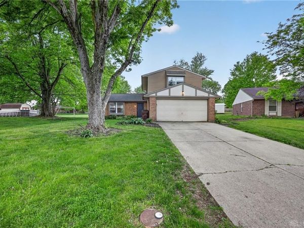 2278 Cross Village Drive, Miami Township, OH 45342