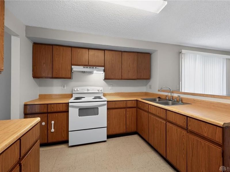 2278 Cross Village Drive, Miami Township, OH 45342 Photo 19