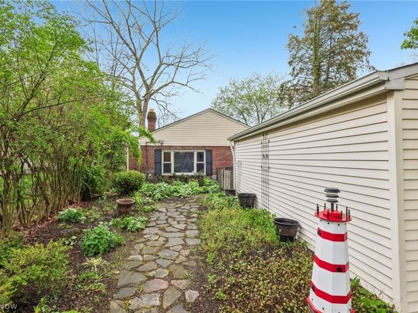 722 Chestnut Boulevard, Willoughby, OH 44094