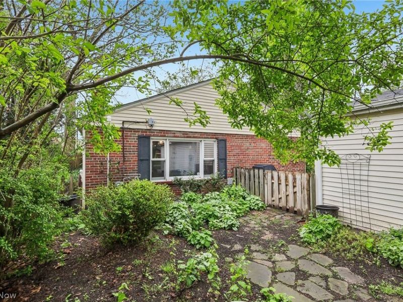 722 Chestnut Boulevard, Willoughby, OH 44094 Photo 2