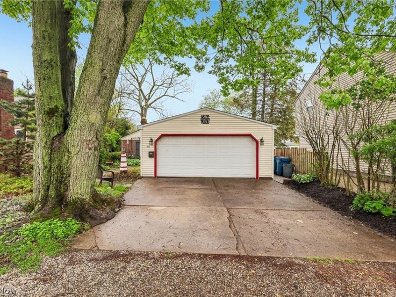 722 Chestnut Boulevard, Willoughby, OH 44094 Photo 3