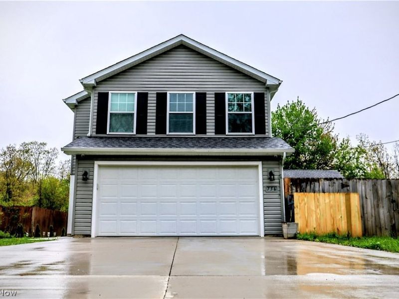 756 Hazelwood Drive, Vermilion, OH 44089 Photo 2