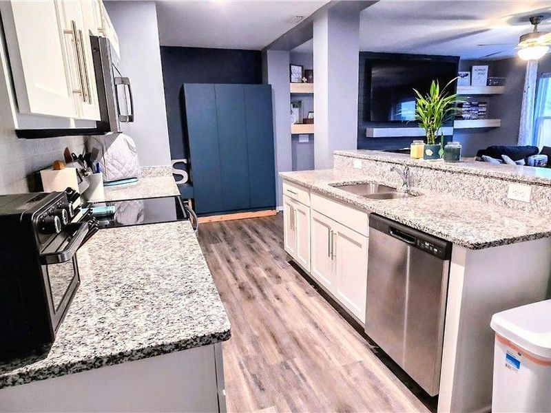 756 Hazelwood Drive , Vermilion, OH 44089 Photo 5