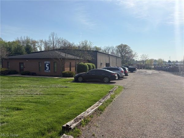 3822 Victory Avenue, Louisville, OH 44641