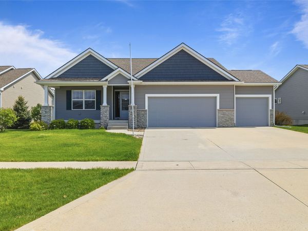 3413 NW Trestle Point Drive, Ankeny, IA 50023