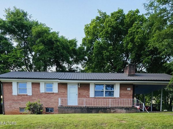 1010 W Morris St, Sweetwater, TN 37874