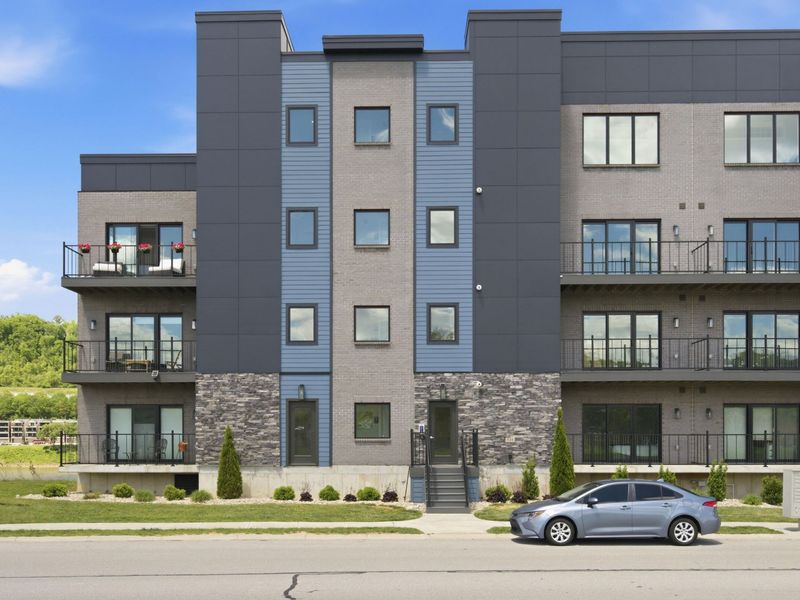 739 Manhattan Boulevard, Unit 302, Dayton, KY 41074 Photo 3