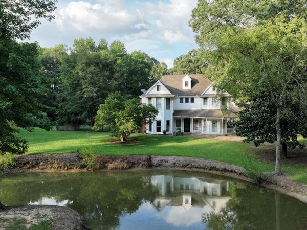 9144 Valley Grove Lane, Southaven, MS 38672