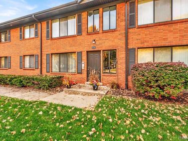 20745 Saint Francis Street, Farmington, MI 48336