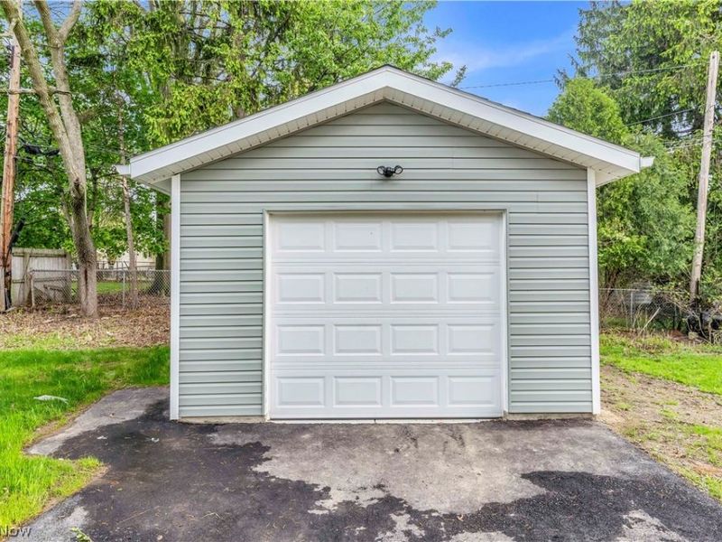 18155 Libby Road, Maple Heights, OH 44137 Photo 31
