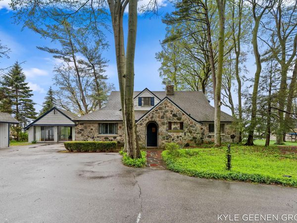 1418 Waukazoo Drive, Holland, MI 49424