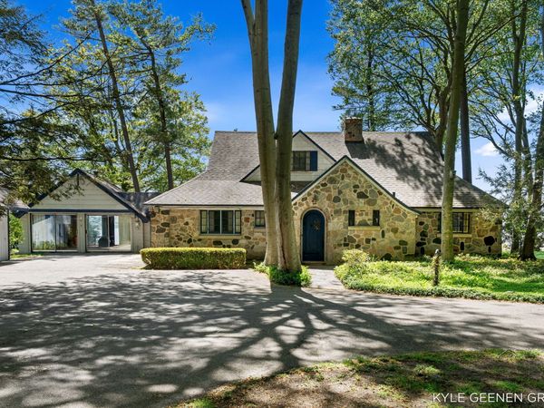 1418 Waukazoo Drive, Holland, MI 49424