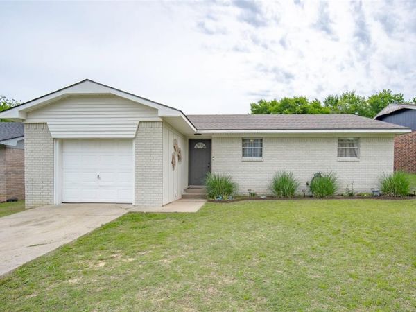29 Crown Point, Pauls Valley, OK 73075