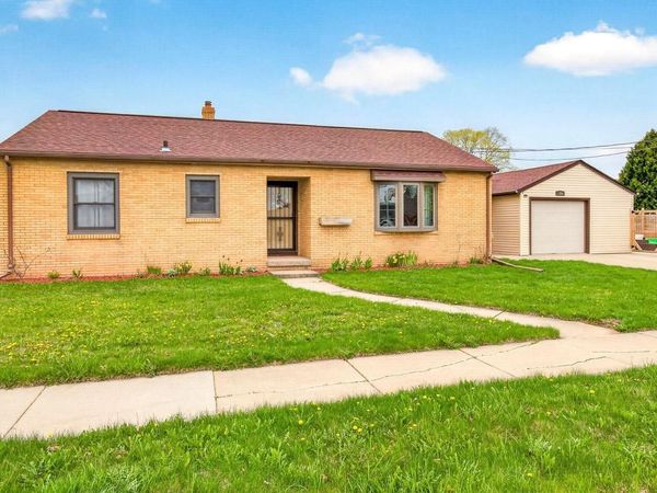 729 MAES AVENUE, Kimberly, WI 54136