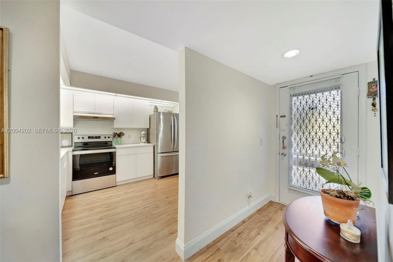 701 SW 128th Ave , Unit 207F, Pembroke Pines, FL 33027 Photo